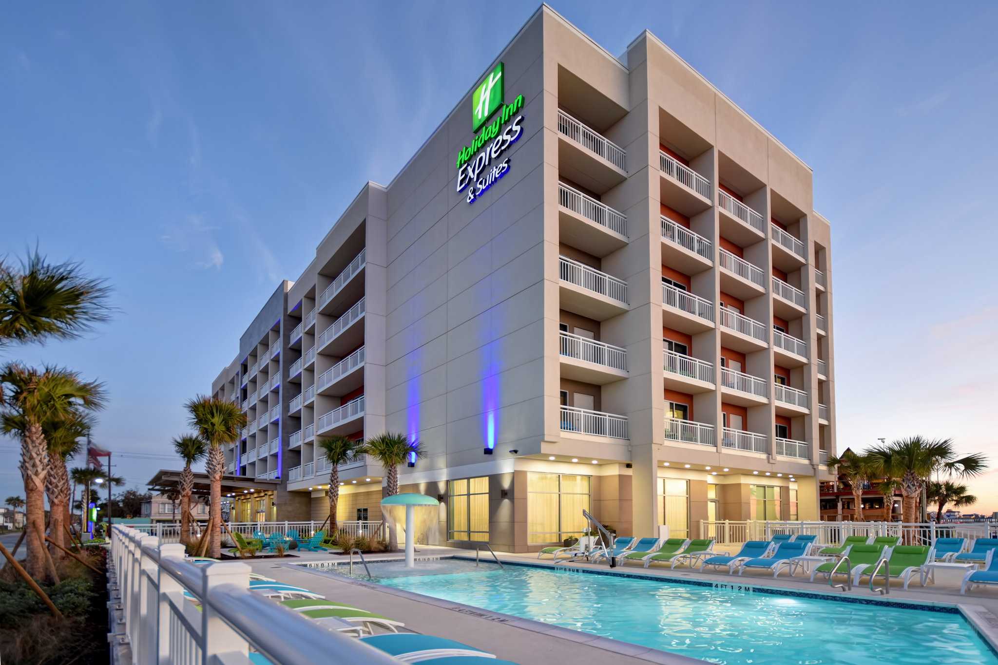 Holiday Inn Express & Suites Galveston Beach in Galveston, TX