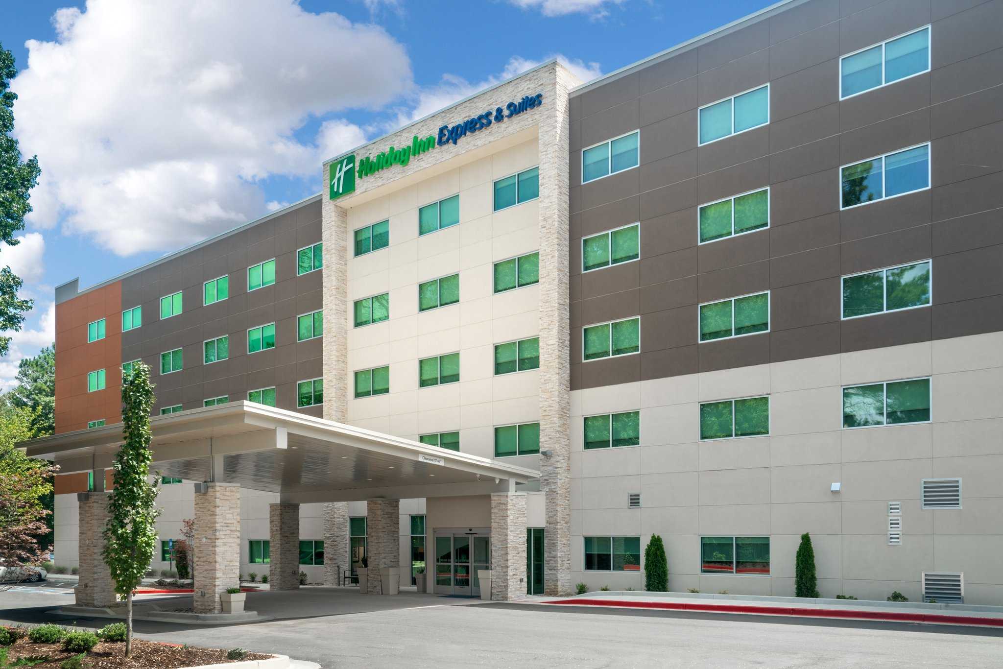 Holiday Inn Express & Suites Atlanta Arpt NE - Hapeville in Hapeville, GA