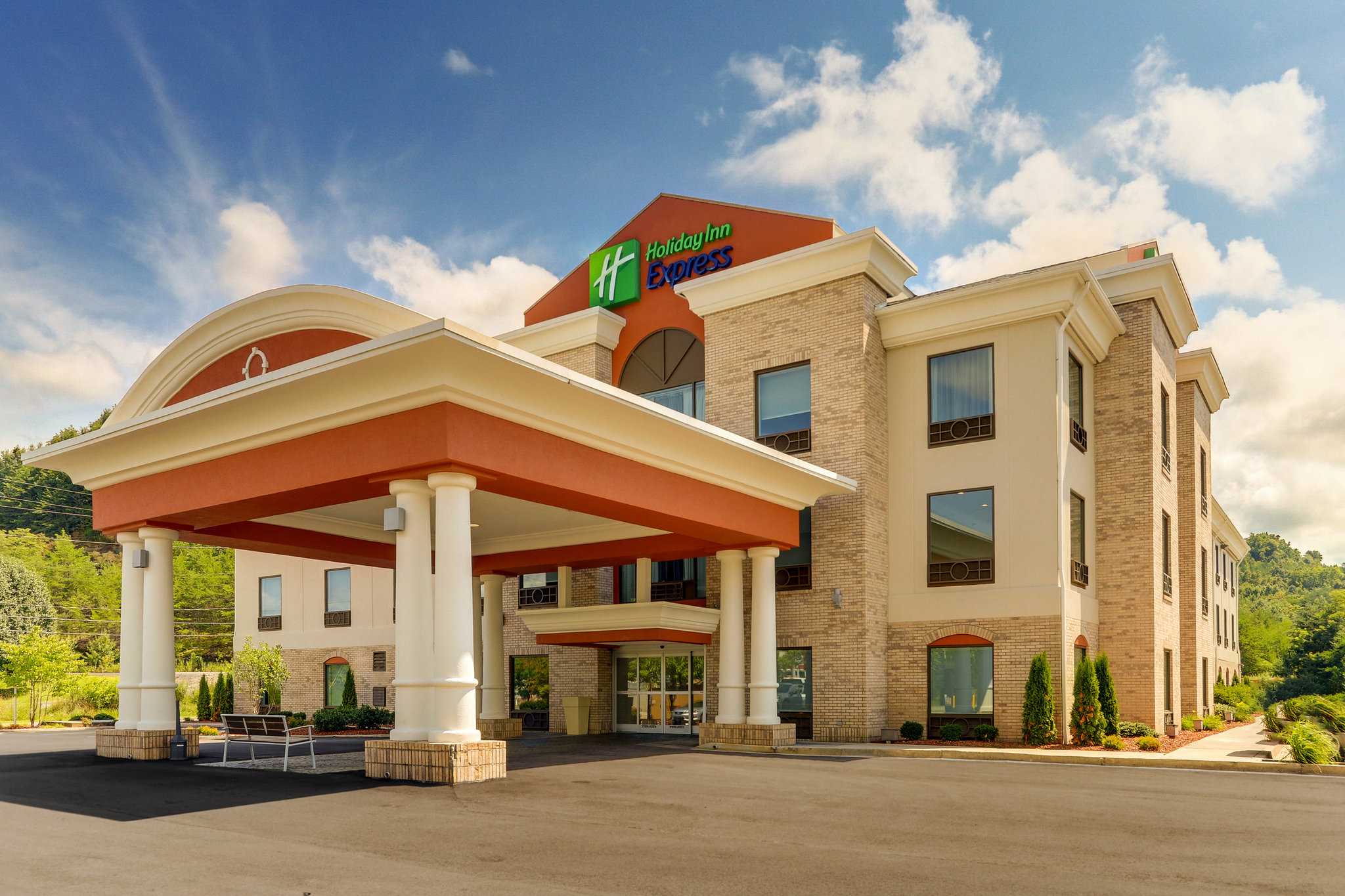 Holiday Inn Express Hotel & Suites Corbin in Corbin, KY