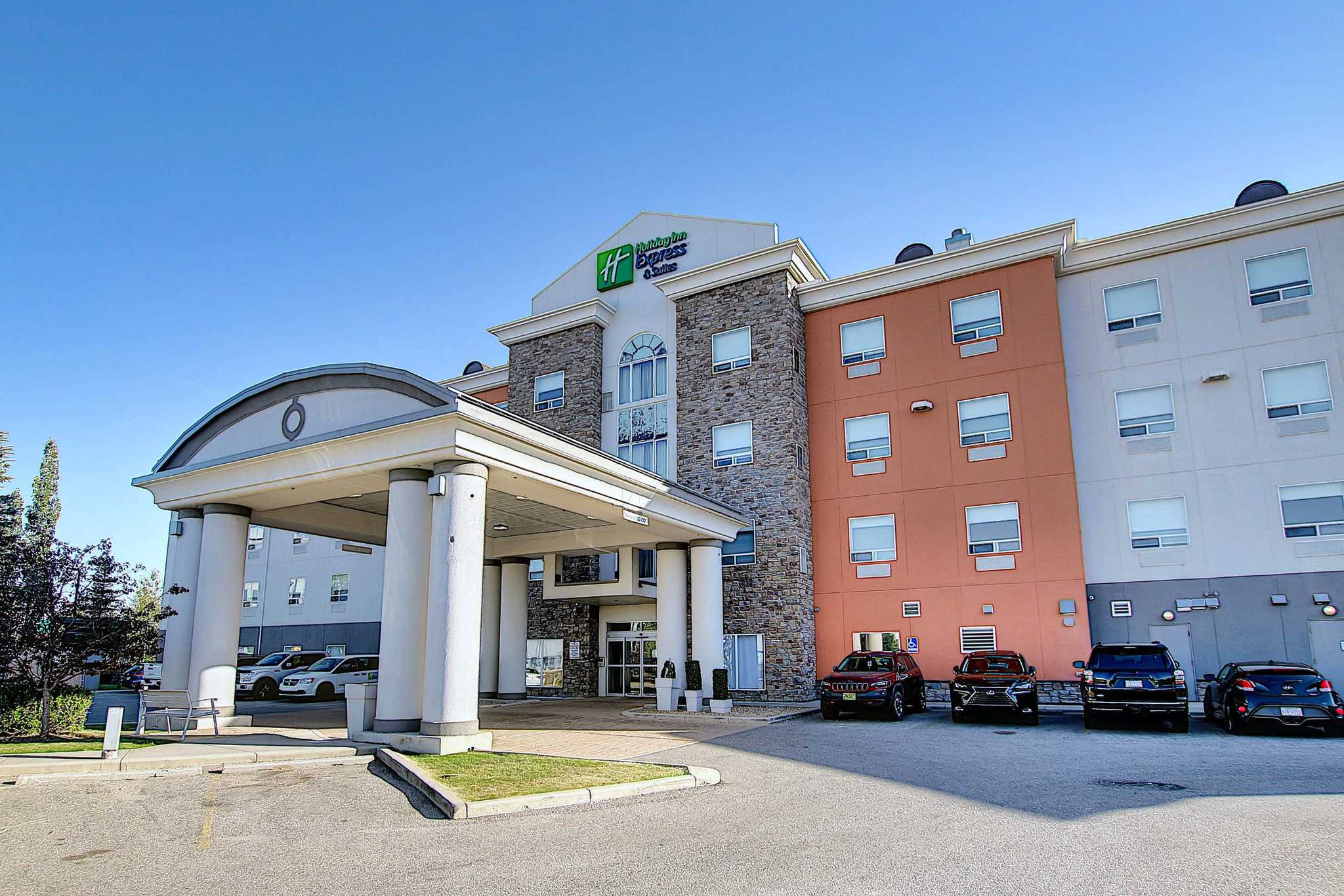 Holiday Inn Express & Suites Airport-Calgary in Калгари, AB