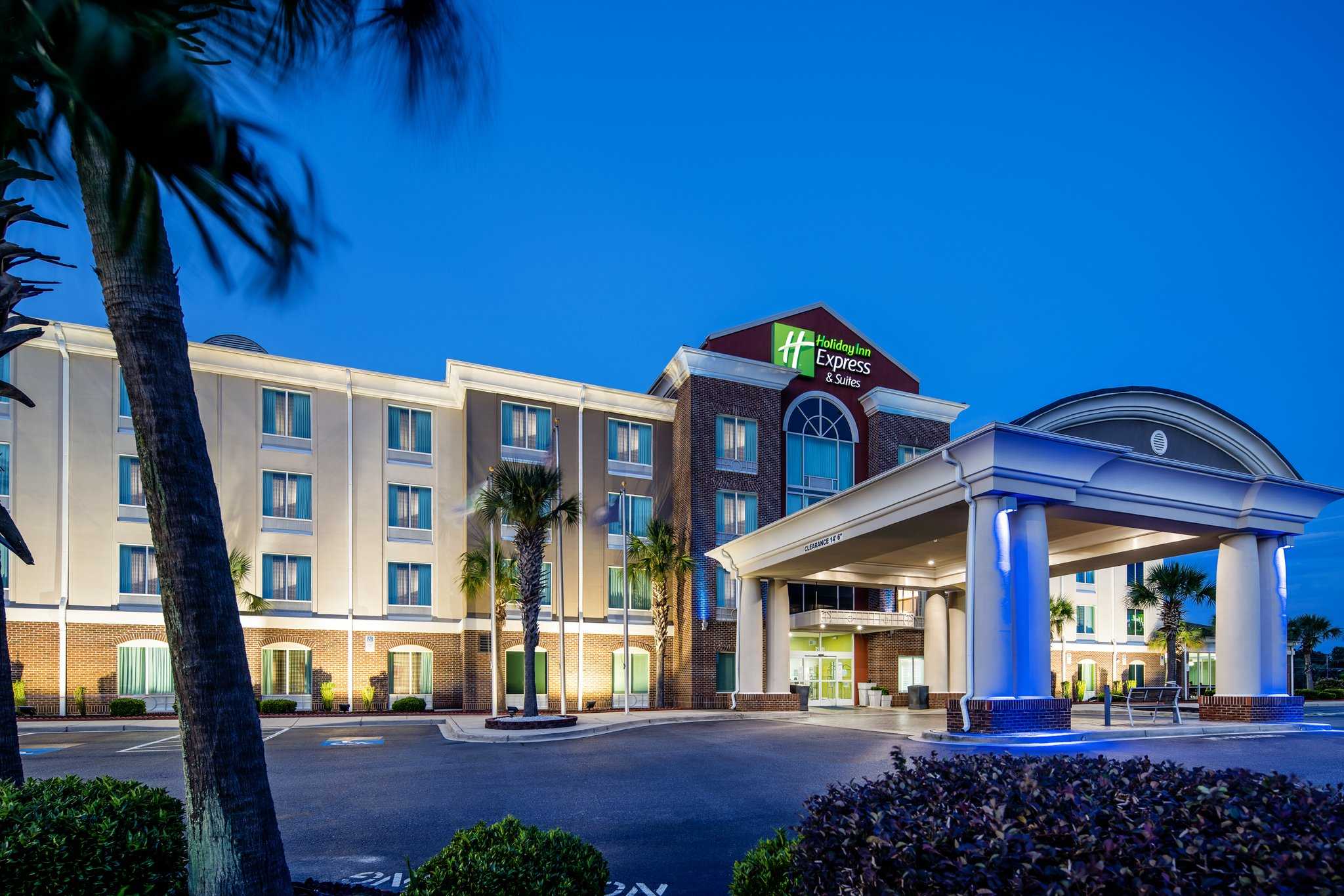 Holiday Inn Express Hotel & Suites Florence I-95 At Hwy 327 in Florence, SC