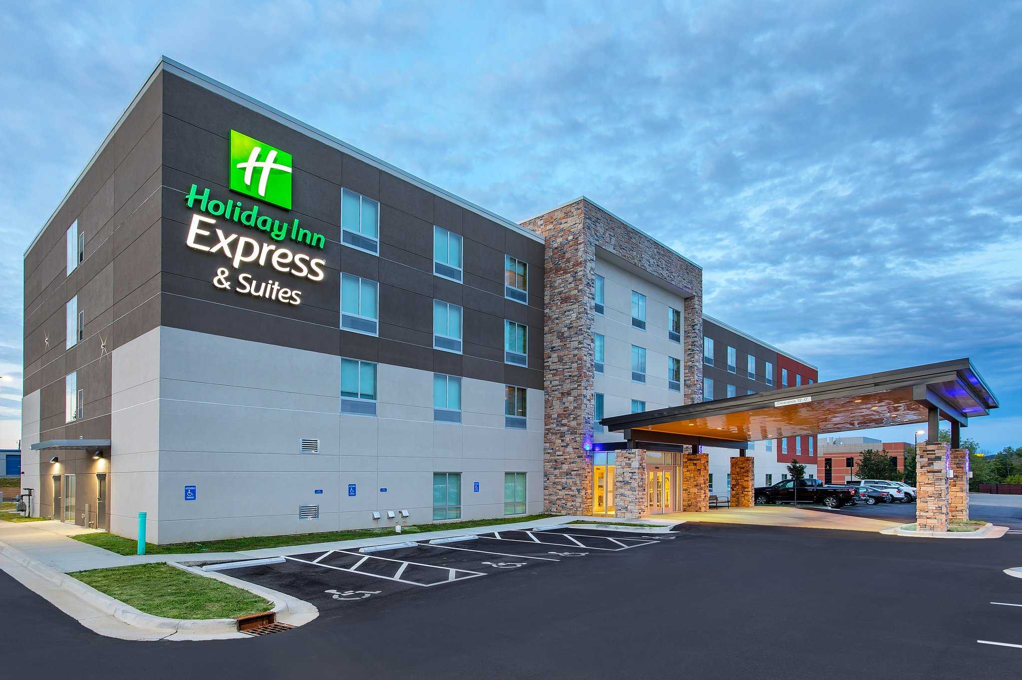 Holiday Inn Express & Suites La Grange in La Grange, KY