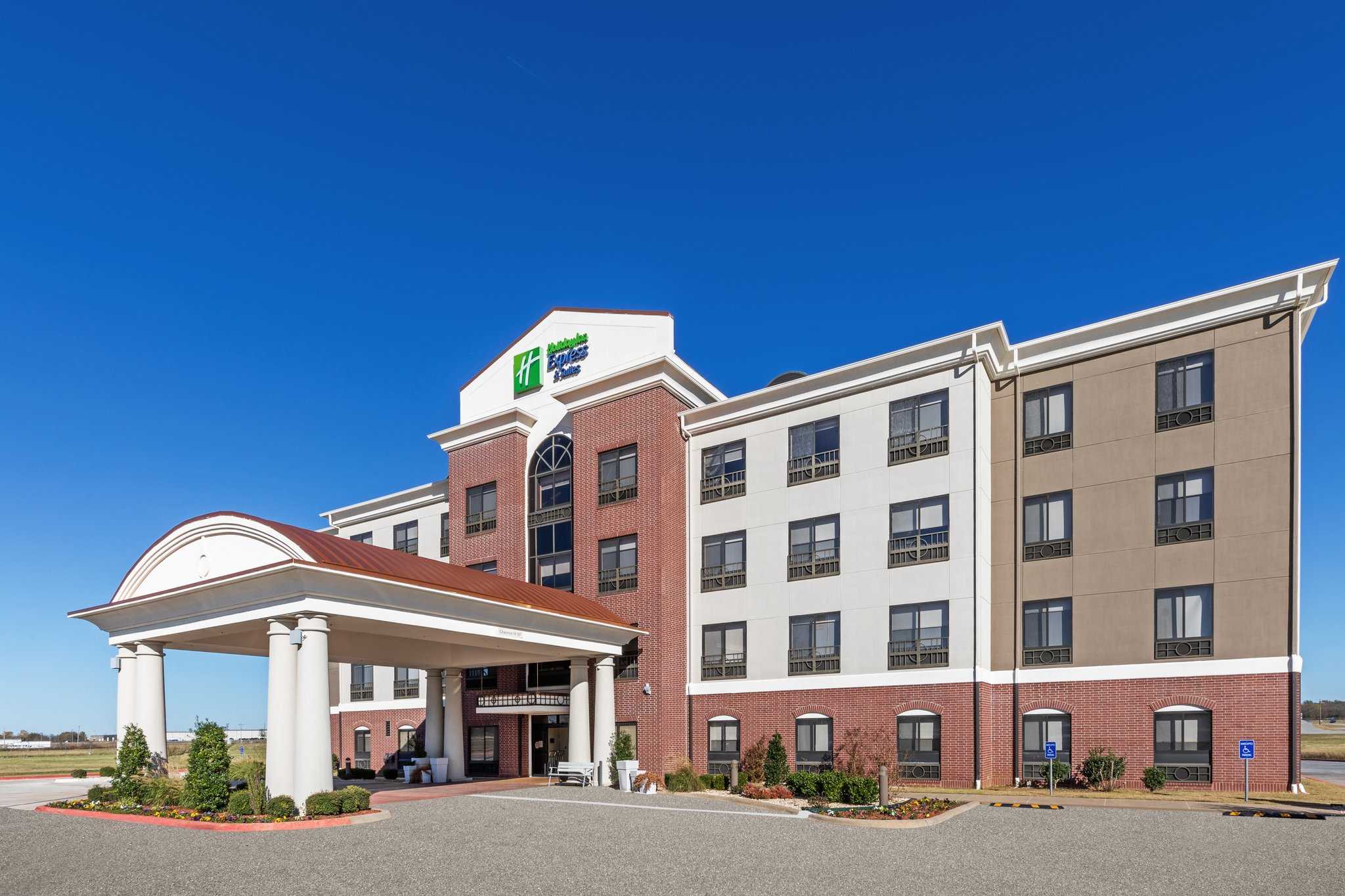 Holiday Inn Express Hotel & Suites Pryor in Pryor, OK