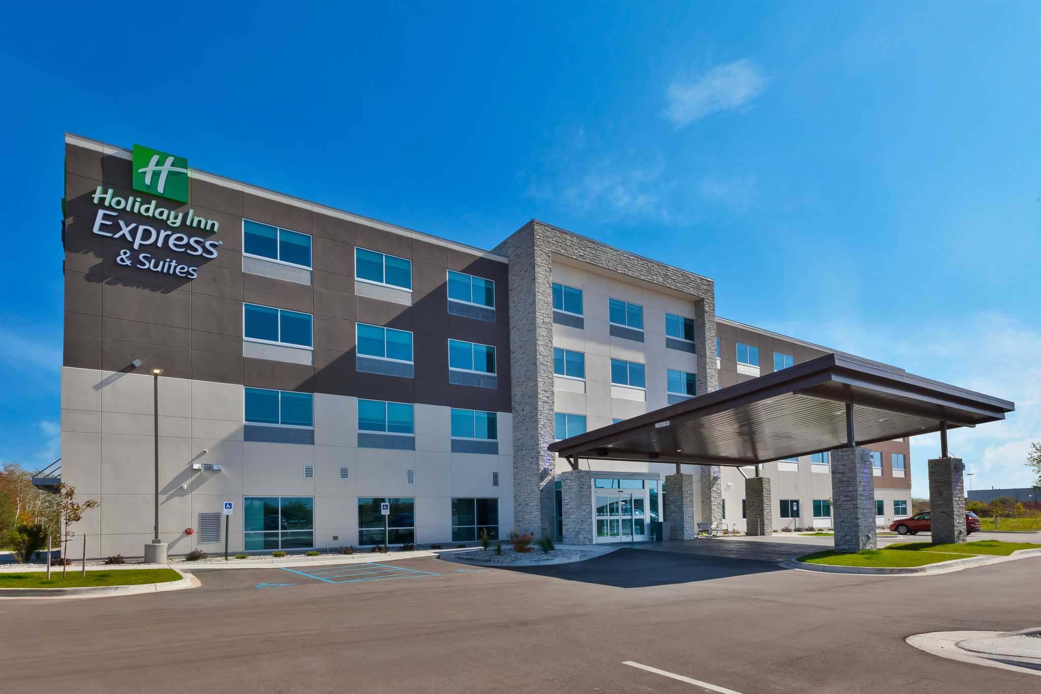 Holiday Inn Express & Suites Cedar Springs – Grand Rapids N in Cedar Springs, MI