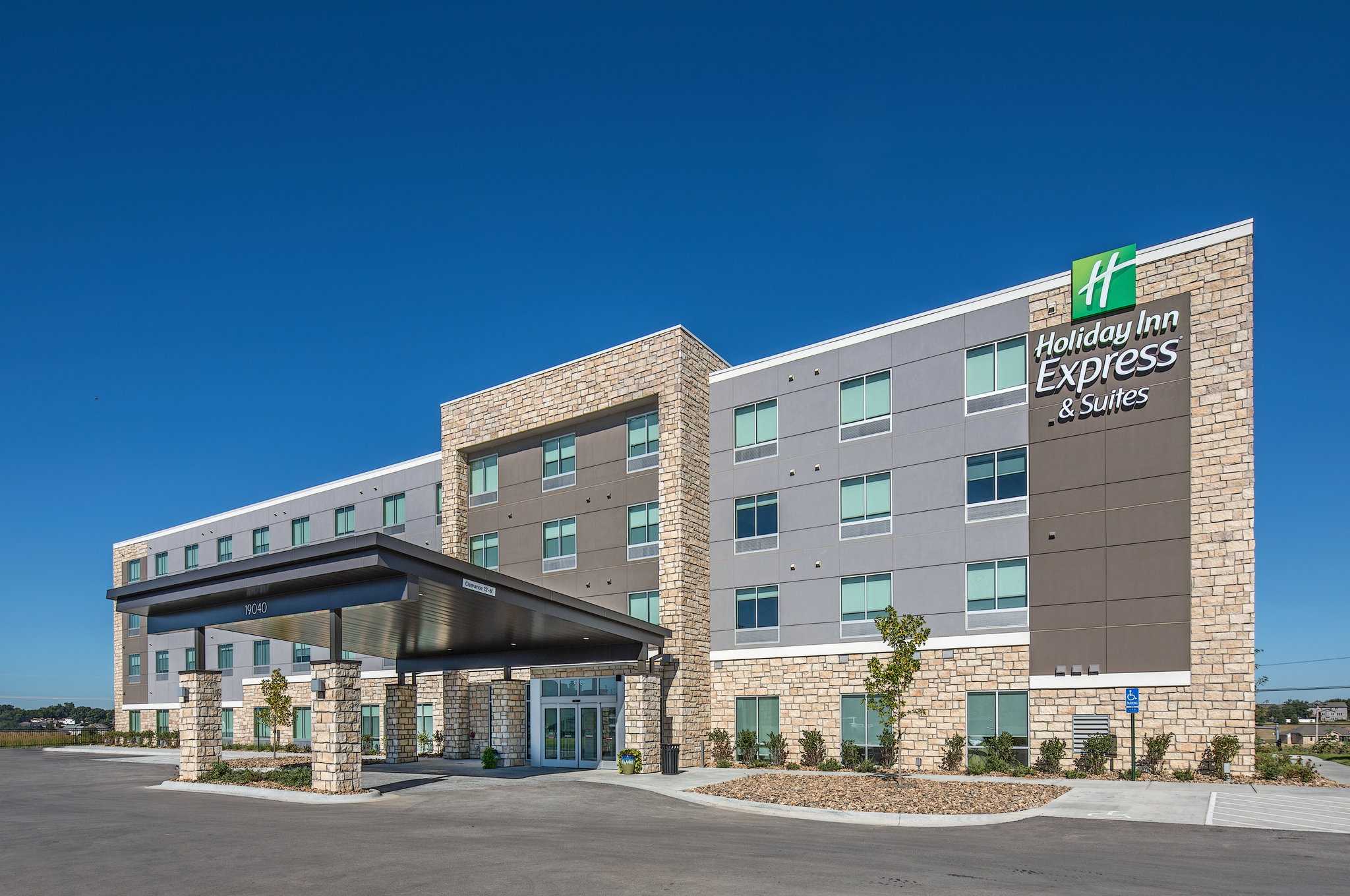 Holiday Inn Express & Suites West Omaha – Elkhorn in Omaha, NE