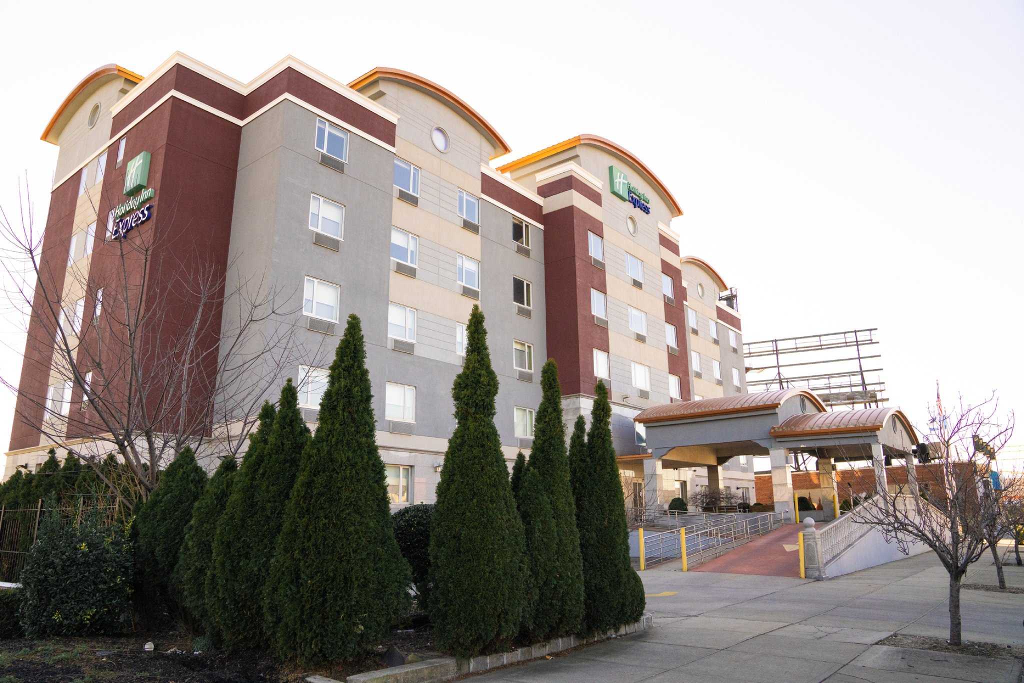 Holiday Inn Express Maspeth in Queens, NY