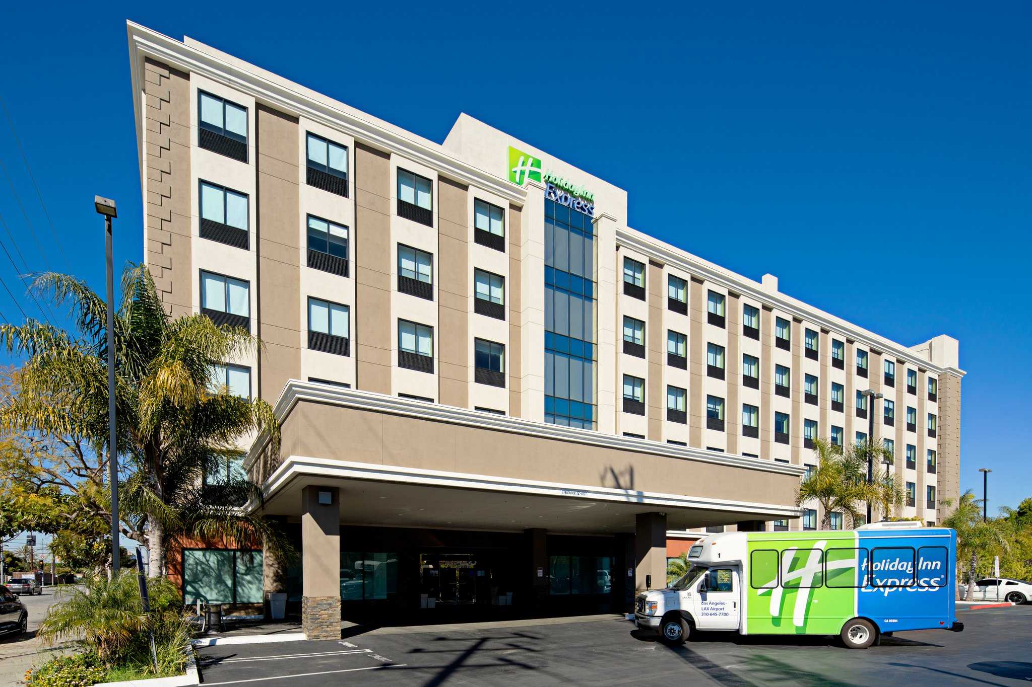 Holiday Inn Express Los Angeles - LAX Airport in ลอสแอนเจลิส, CA