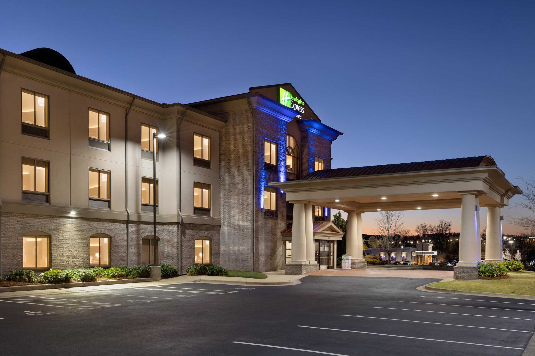 Holiday Inn Express & Suites Opelika Auburn in Опелика, AL