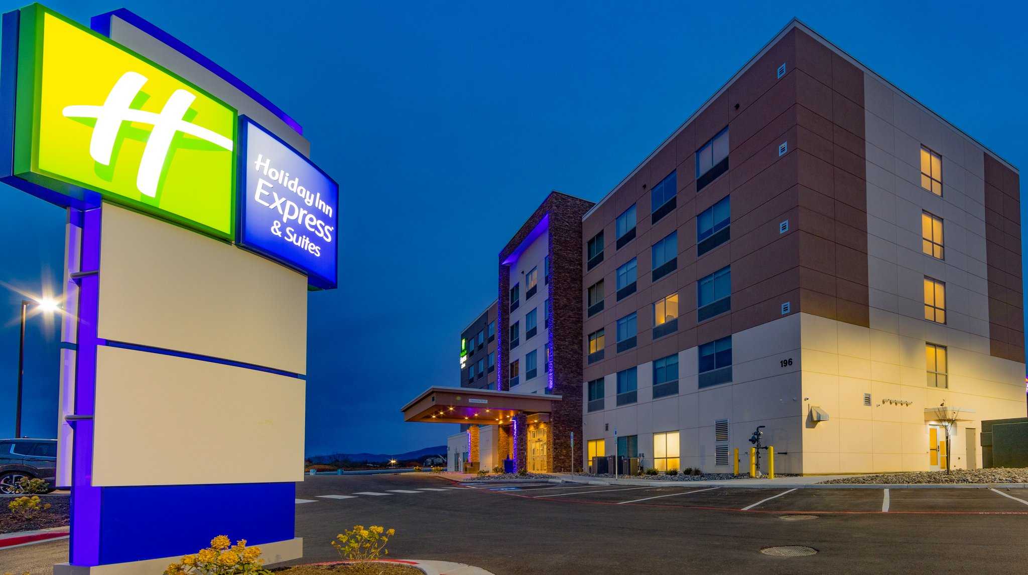 Holiday Inn Express & Suites Harrisonburg – University Area in Harrisonburg, VA