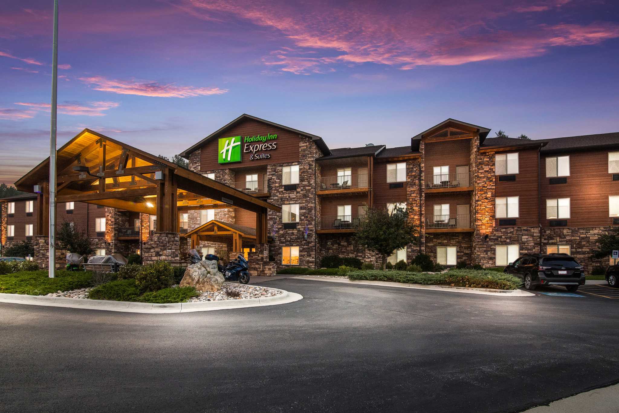 Holiday Inn Express Hotel & Suites Custer in Custer, SD