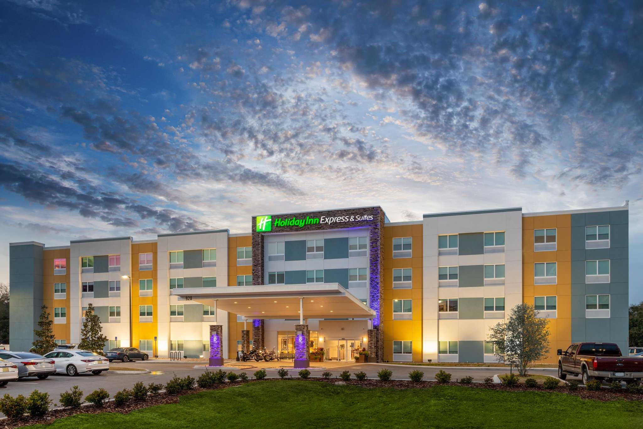 Holiday Inn Express and Suites Wildwood The Villages in Villipuuta, FL