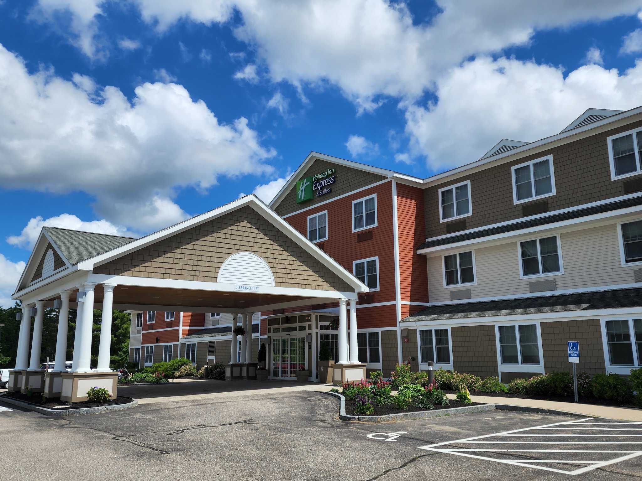 Holiday Inn Express Hotel & Suites Rochester in Rochester, NH