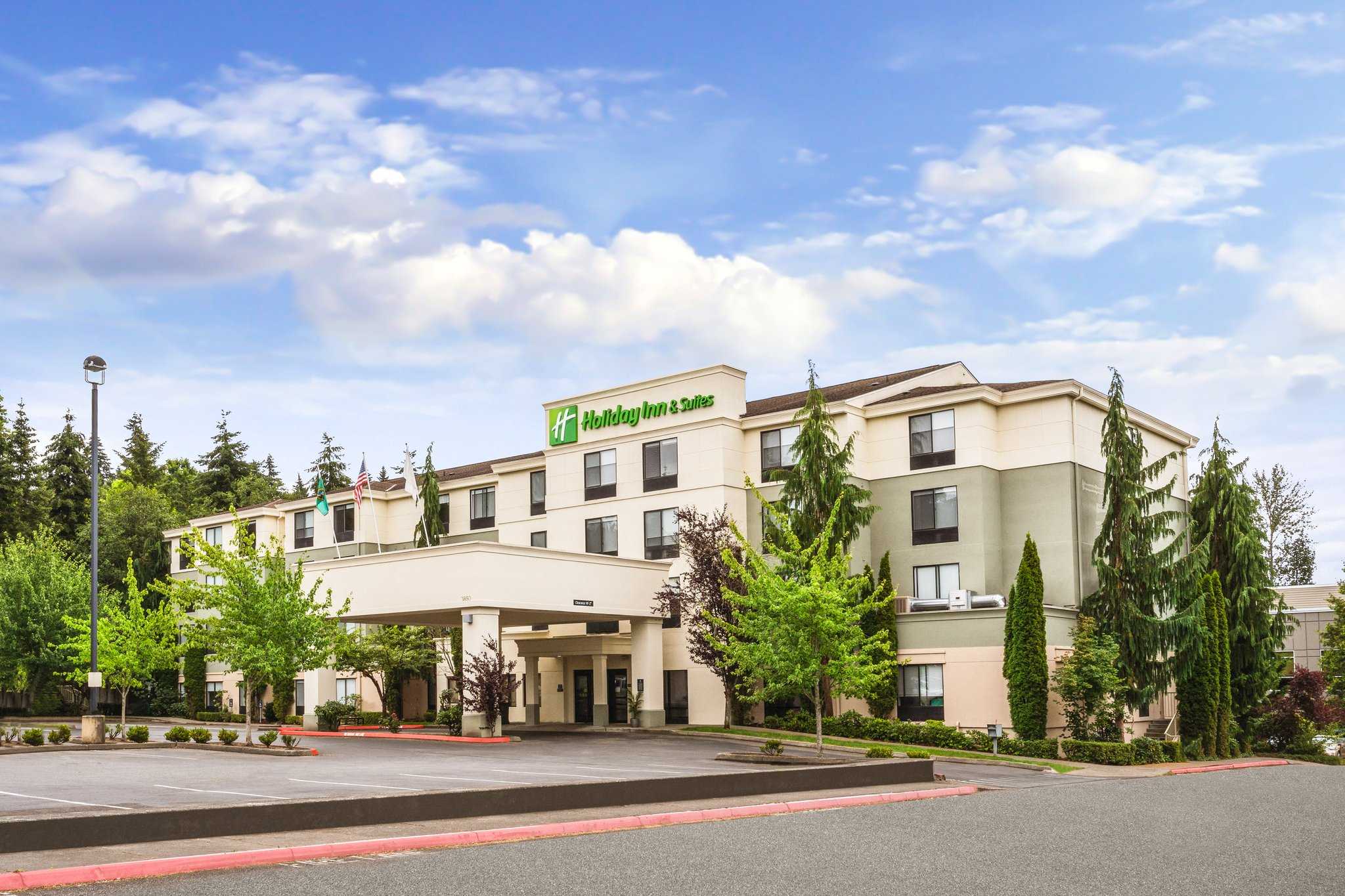 Holiday Inn & Suites Bothell in Bothell, WA