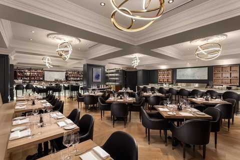 Vancouver, BC의 Sutton Place Hotel Vancouver