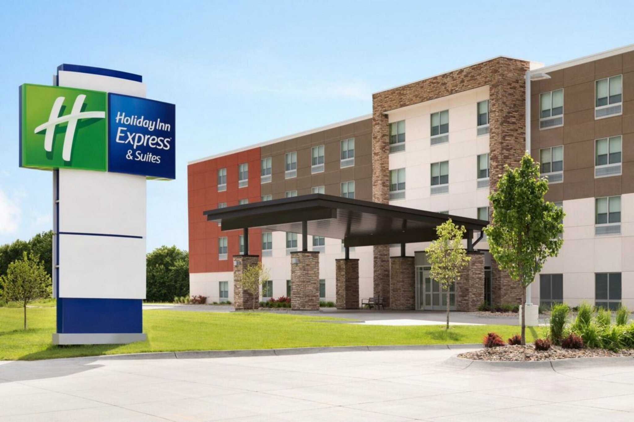 Holiday Inn Express Fremont in แองโกลา, IN