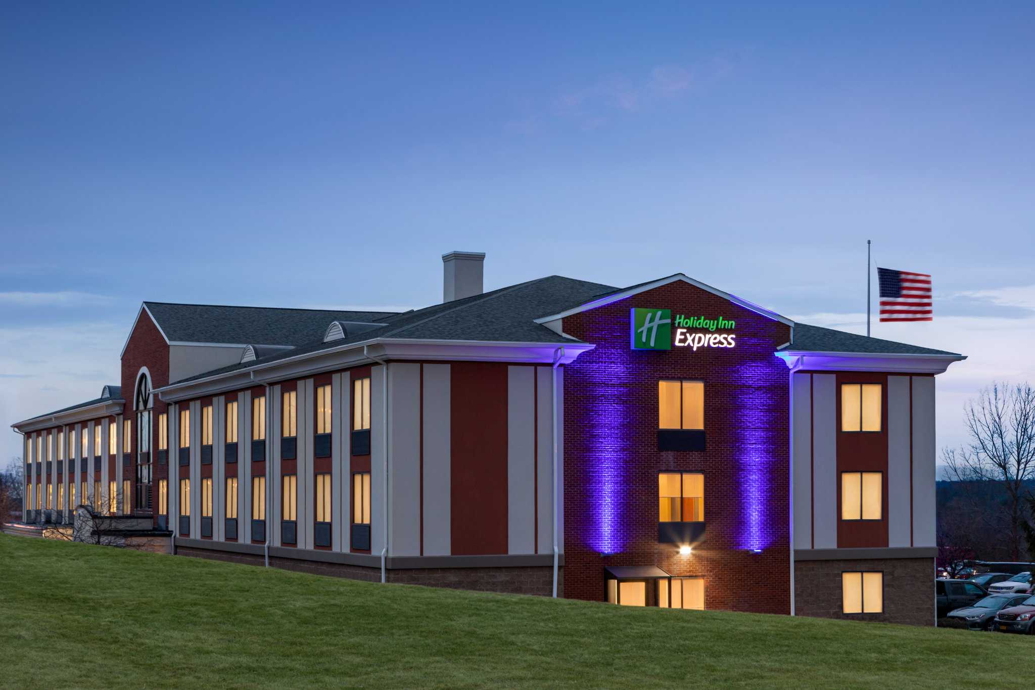 Holiday Inn Express Hotel & Suites East Greenbush (Albany-Skyline) in Rensselaer, NY