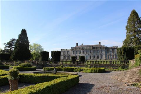 Gloster House in Birr, IE