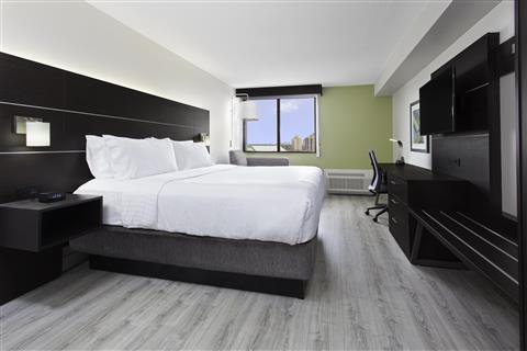 Holiday Inn Express & Suites Mississauga-Toronto Southwest in Mississauga, ON