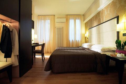 Hotel Touring Bologna in Bologna, IT