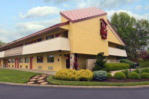 Red Roof Inn Cincinnati Northeast - Blue Ash in Blue Ash, OH