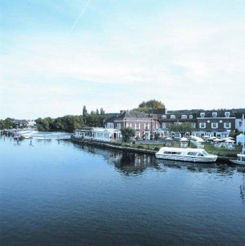 Macdonald Compleat Angler in Marlow, GB1