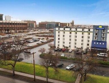 Days Hotel by Wyndham University Ave SE in Minneapolis, MN