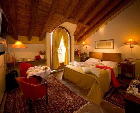 Albergo Dell'Agenzia Srl in Pollenzo, IT