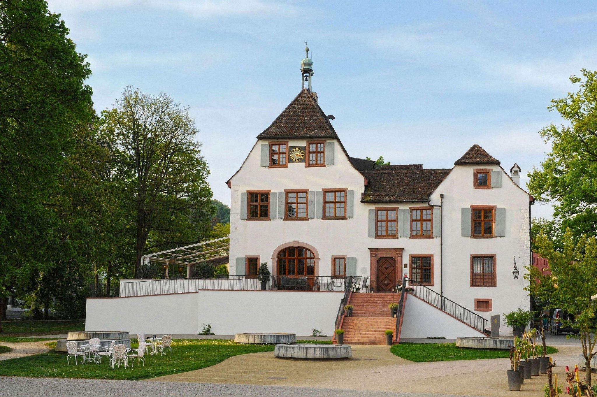 Schloss Binningen Hotel Castle Garden in Binningen, CH