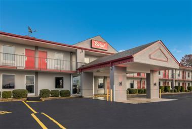 Red Roof Inn & Suites Jackson, TN in Jackson, TN
