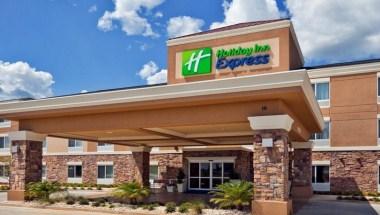 Holiday Inn Express & Suites Cuero in Cuero, TX