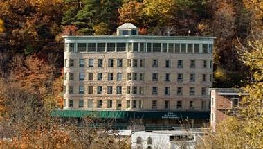 1905 Basin Park Hotel in Eureka Springs, AR