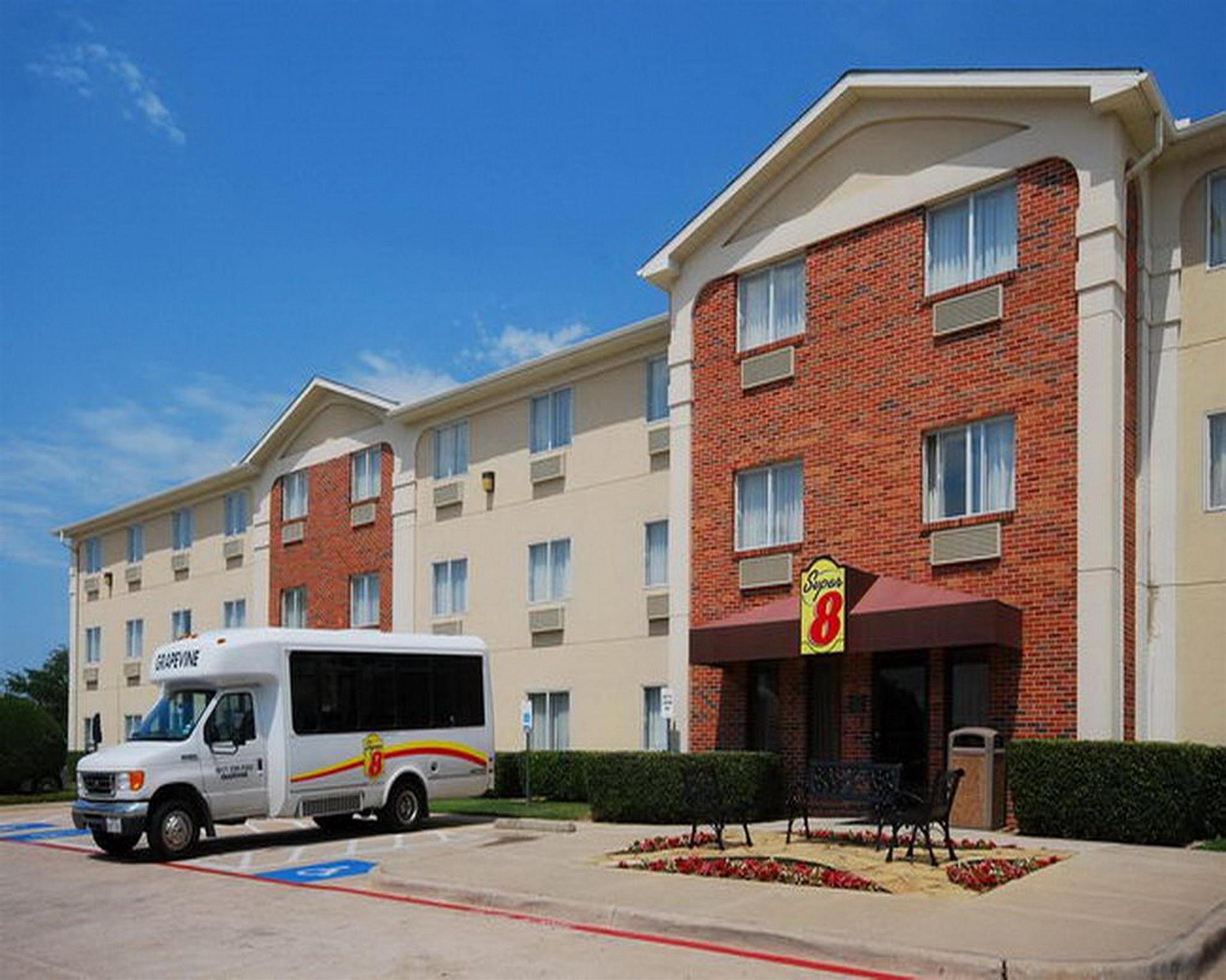 Super 8 by Wyndham Grapevine/DFW Airport Northwest in Grapevine, TX