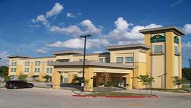 La Quinta Inn & Suites by Wyndham Austin NW/Lakeline Mall in Austin, TX