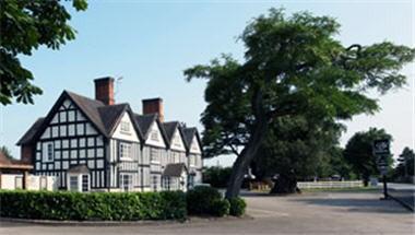 Broom Hall Inn in Alcester, GB1