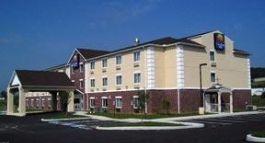 Comfort Inn Lancaster County in Columbia, PA