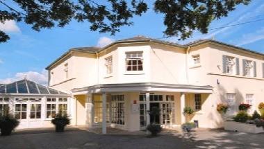 Oriel House Hotel in St. Asaph, GB3