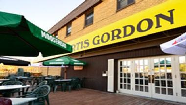 Curtis Gordon Motor Hotel in Winnipeg, MB