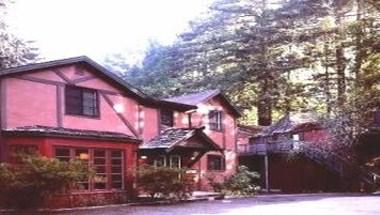 Creekside Inn & Resort in Guerneville, CA