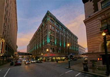 Embassy Suites by Hilton Louisville Downtown in Louisville, KY