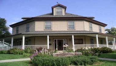 The Currier Inn, Bed & Breakfast in Greeley, CO