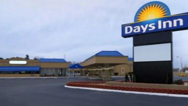 Days Inn by Wyndham Washington in Washington, NC