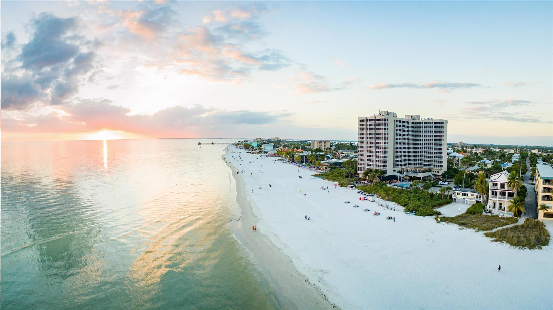 Diamondhead Beach Resort in Cape Coral, FL