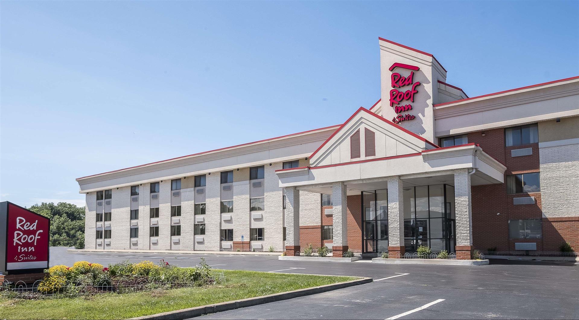 Red Roof Inn & Suites Cleveland - Elyria in Elyria, OH