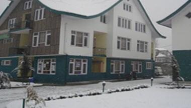 Hotel Mirage in Srinagar, IN