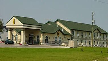 Superior Inn & Conference Centre in Beausejour, MB