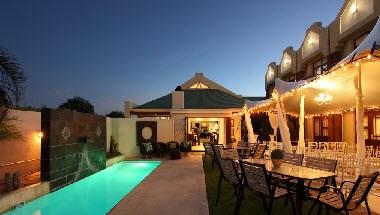 Feathers Lodge in Durbanville, ZA