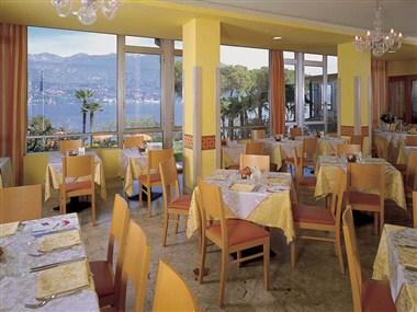 Park Hotel Casimiro Village in San Felice del Benaco, IT