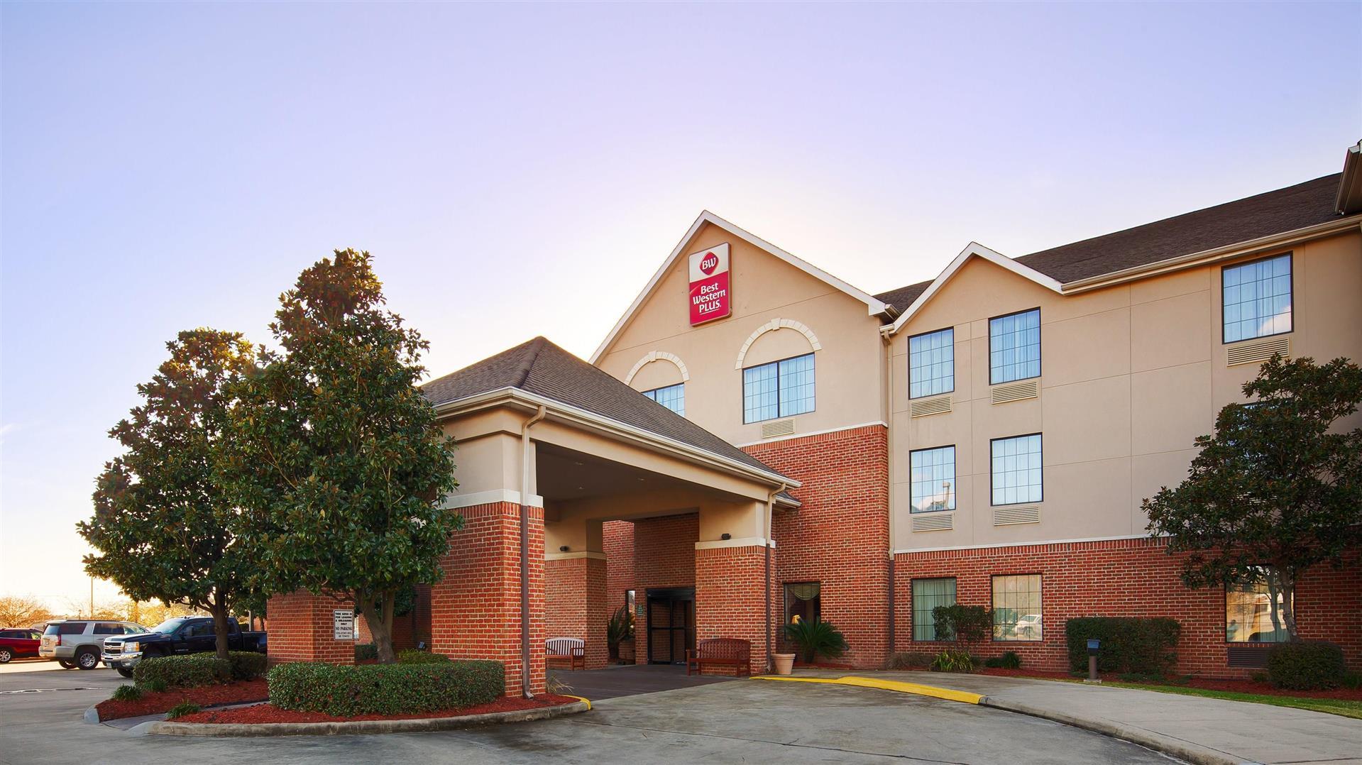 Best Western Plus Executive Hotel & Suites in Sulphur, LA