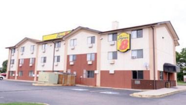 Super 8 by Wyndham Chester/Richmond Area in Chester, VA