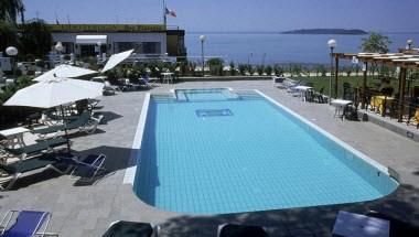 Hotel Lido - Lago Trasimeno in Passignano sul Trasimeno, IT